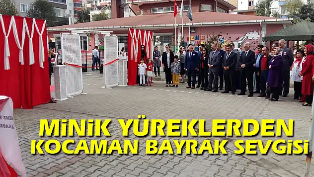 Minik Yüreklerden Kocaman Bayrak Sevgisi