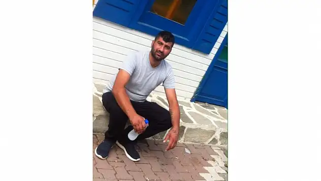 Bıçaklı saldırıya uğrayan genç hayatını kaybetti