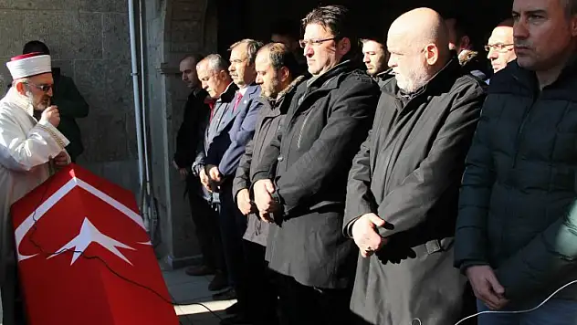 İstanbul'da beyin kanamasından ölen polis Samsun'da toprağa verildi