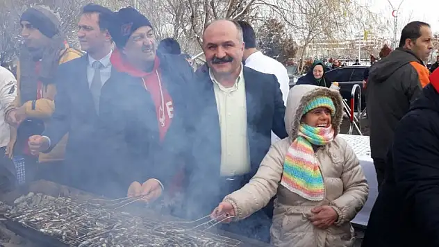 Milletvekili Erhan Usta hamsi şöleninde