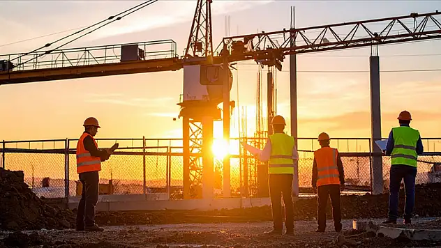 6 ayda 6,2 milyar dolarlık iş üstlendi