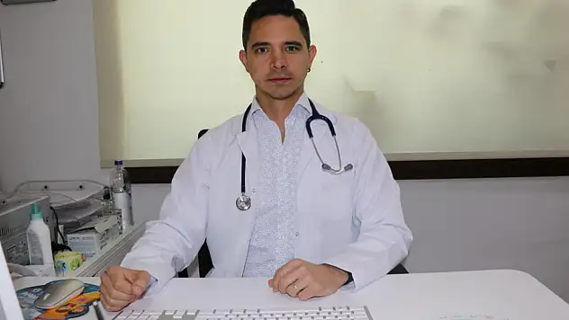 6 aydan küçük bebeğinizi denize sokmayın