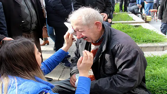 Darp edilen 78 yaşındaki boyacının gözyaşları