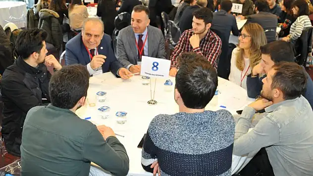 İş dünyası öğrencilerle buluştu