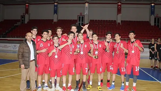 U16'NIN ŞAMPİYONU ANAKENT