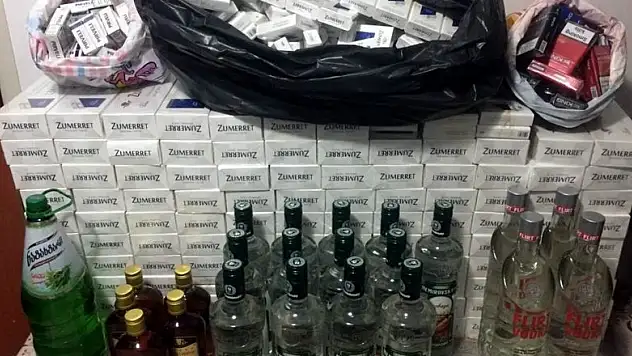 Yolcu otobüsünde kaçak içki ve sigara ele geçti 