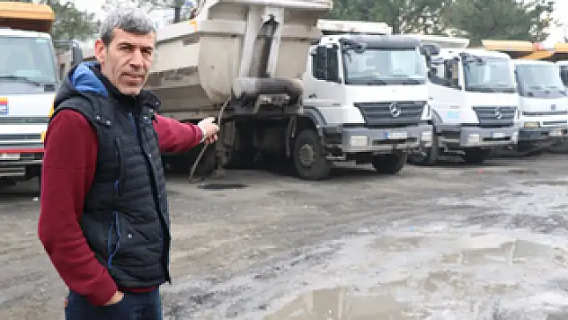 Samsun'da park halindeki 4 tırın aküsü çalındı