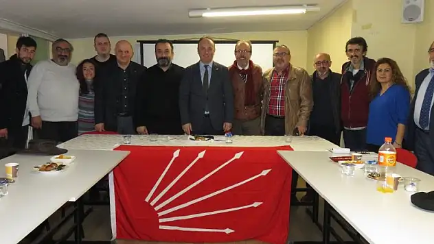 AKCAGÖZ: 'SAMSUN, SANATTA 1930'LARIN GERİSİNDE'