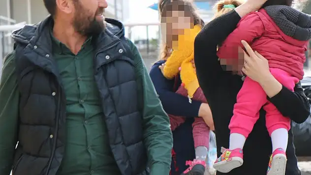 18 bin liralık soygun yapan bebekli hırsızlar gözaltına alındı 