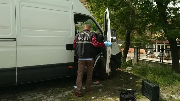 Hırsızlar umduklarını bulamadı 