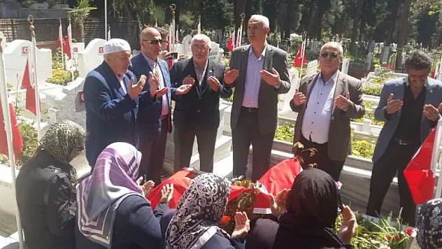 Şehit Hamlı kabri başında anıldı