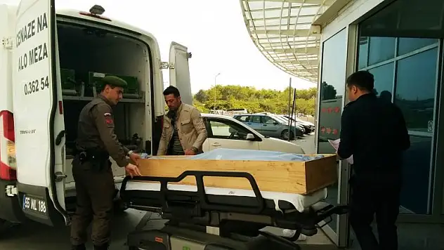 Cezaevinde mahkum kendini astı 