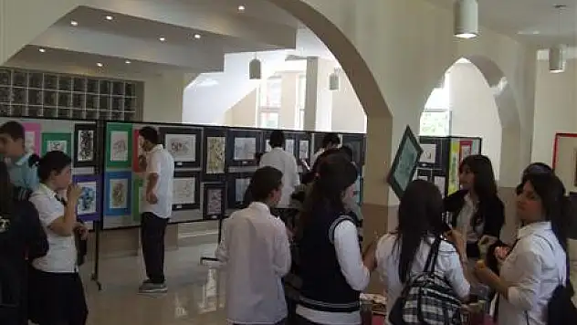 Ç.L Resim Sergisi Büyüledi
