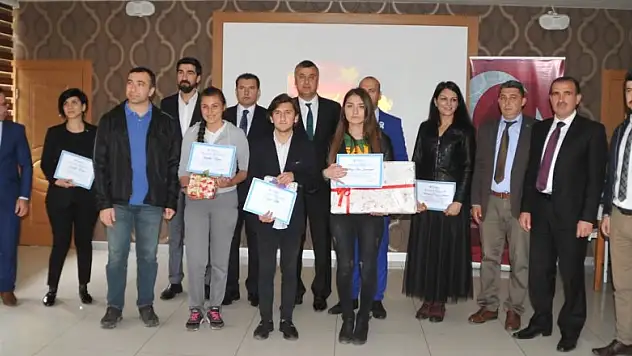 'Otizm Farkındalığı Afiş Yarışması' ödül töreni 