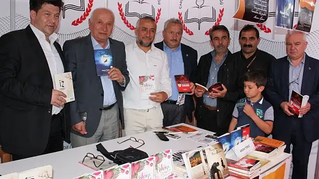 Başkan Sağlam kitap fuarında