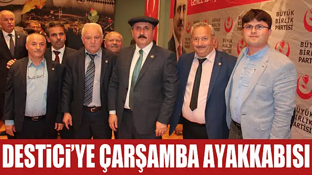 Destici'ye Çarşamba Ayakkabısı