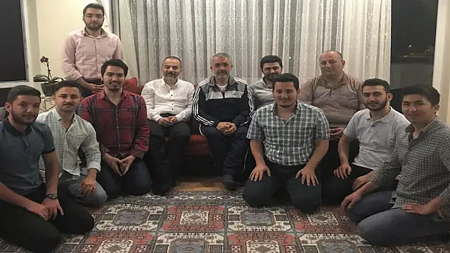 Rektör Bilgiç öğrencilerin evine konuk oldu 