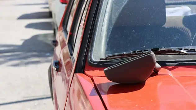 Samsun'da 15 aracın aynası kırıldı 
