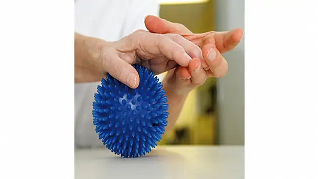 Eskisi kadar iş görmeyen el için el rehabilitasyonu