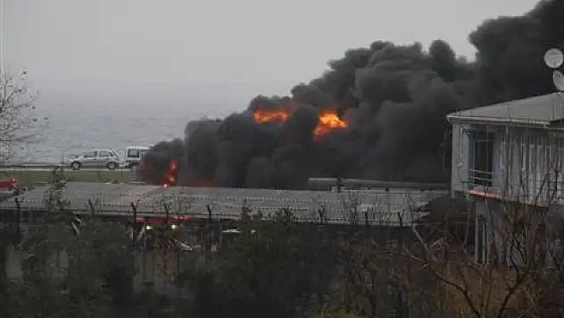 Asfalt şantiyesindeki yangın korkuttu