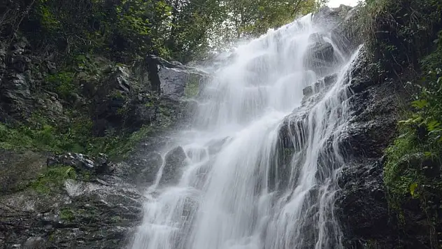 Kurşunlu Şelalesi görenleri büyülüyor