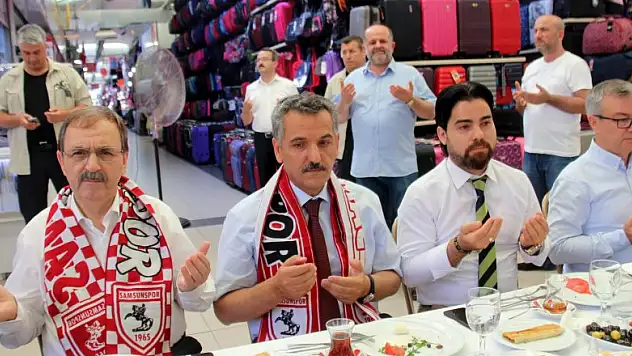 Vali Kaymak ve Başkan Şahin esnafla bir araya geldi