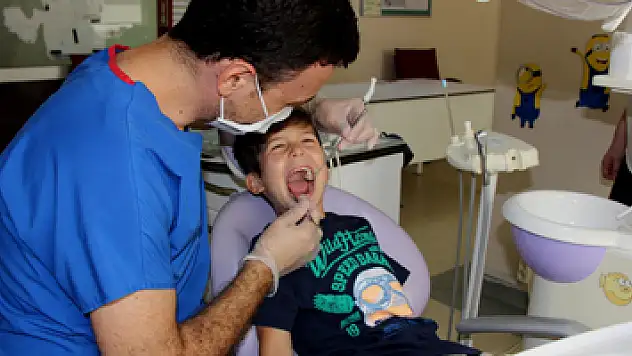 Çocuklarda çapraşık diş problemi, 'sabit yer tutucu' ile önlenecek