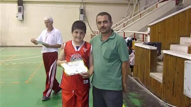 12 Dev Adama Sertifika Töreni