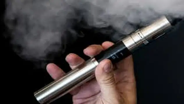 Elektronik sigaranın bir zararı daha ortaya çıktı