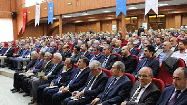 Öztürk: ' 'Din görevlisi' ifadesi Hristiyanlıktan devşirme'