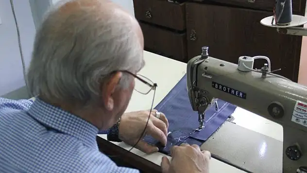 Şehrin en eski terzisi 52 yıldır kumaşa şekil veriyor 