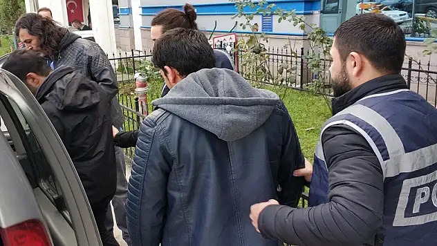 FETÖ'den 2 şüpheliye adli kontrol