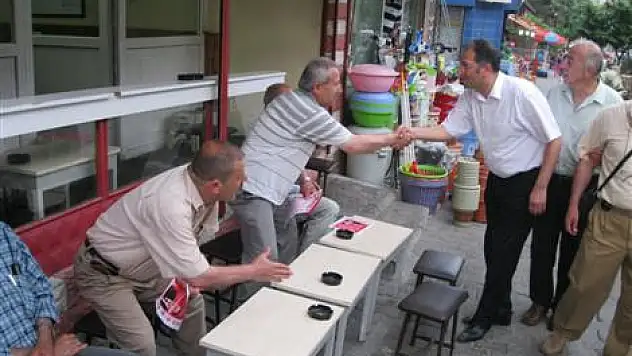 Gündüz, meşalelerle karşılandı