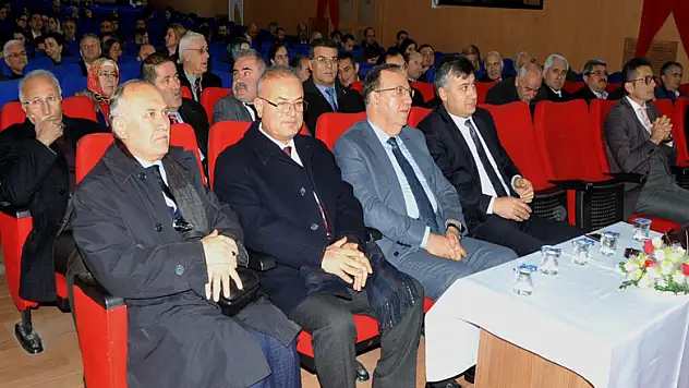 Bafra'da '2023 Eğitim Vizyonu ve Eğitimde Dönüşüm' konferansı 