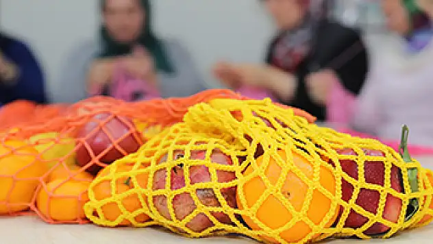 Plastik poşet yerine rengarenk fileler