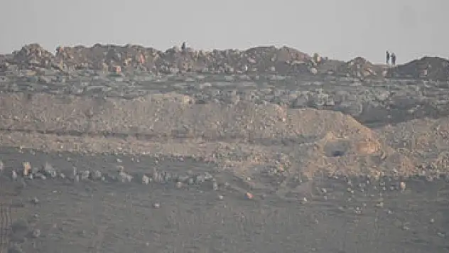 YPG'li teröristlerin hendek nöbeti