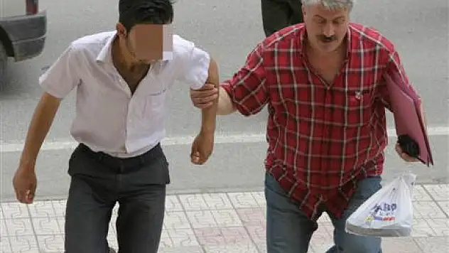 Bıçaklı saldırıya karışan genç yakalandı