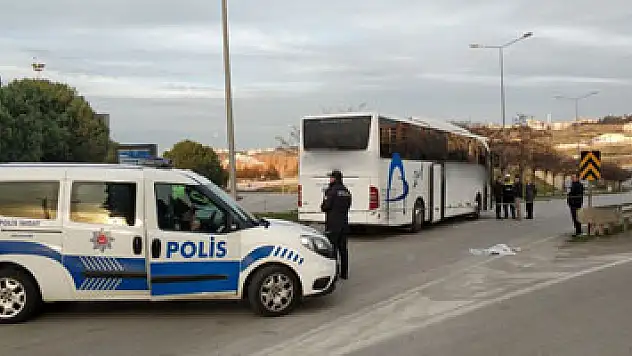 Yolcu otobüsünün çarptığı genç ağır yaralandı