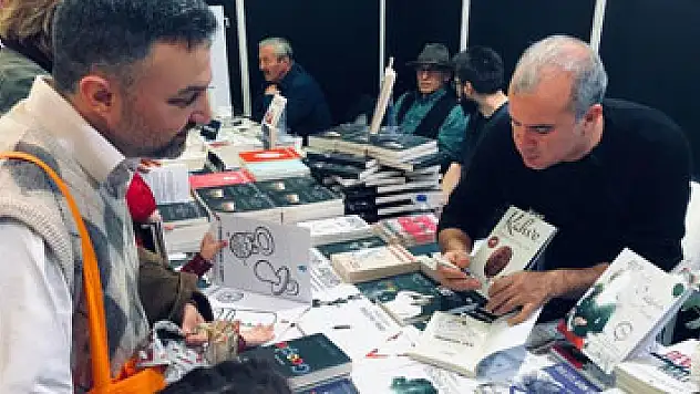 'Sat Kendini' Samsun Kitap Fuarı'nda