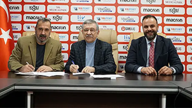 Samsunspor geleceğin yıldızlarına sahip çıkıyor