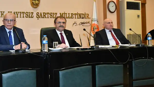 Zihni Şahin'den Büyükşehir Meclisine veda