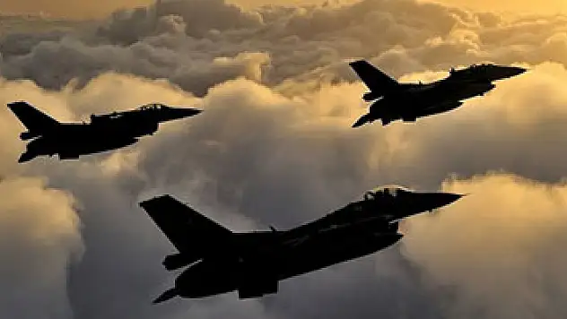 Kuzey Irak'a hava harekatı! Hedefler yerle bir edildi