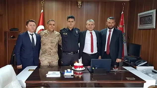 Müdür Begen'e doğum günü sürprizi