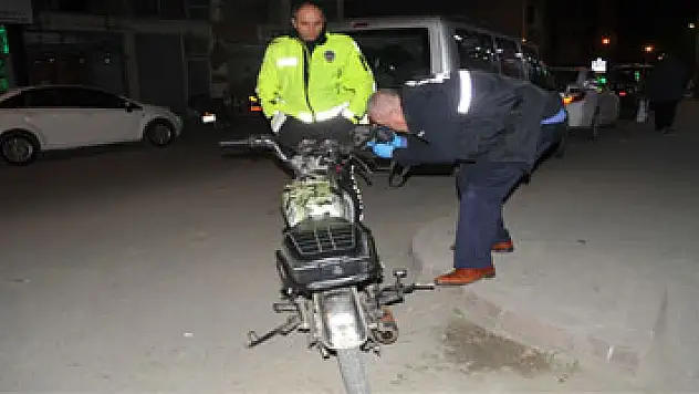 Dur ihtarına uymayan motosiklet çalıntı çıktı