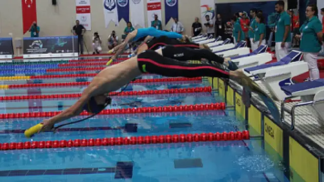 Paletli Yüzme Şampiyonası'nda 16 Türkiye rekoru kırıldı