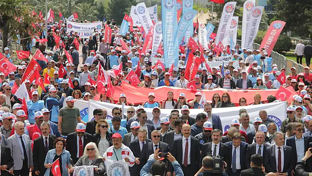 Türkiye Kamu-Sen'den Samsun'da '1 Mayıs' mitingi