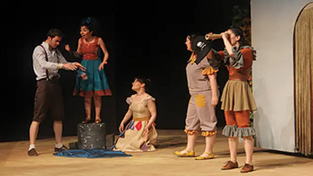 'Sihirli Kitap' çocuk oyunu