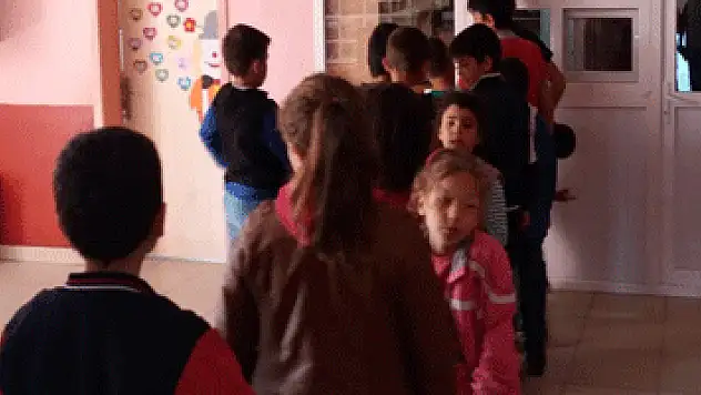 Bu okulda harçlıklar paylaşılıyor