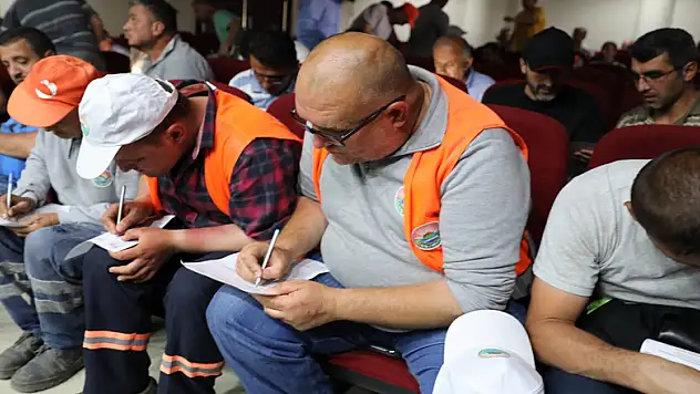 Temizlik personeline hizmet içi eğitim semineri 