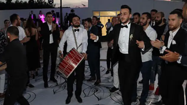 Samsunspor'un kalecisi Furkan Köse evlendi